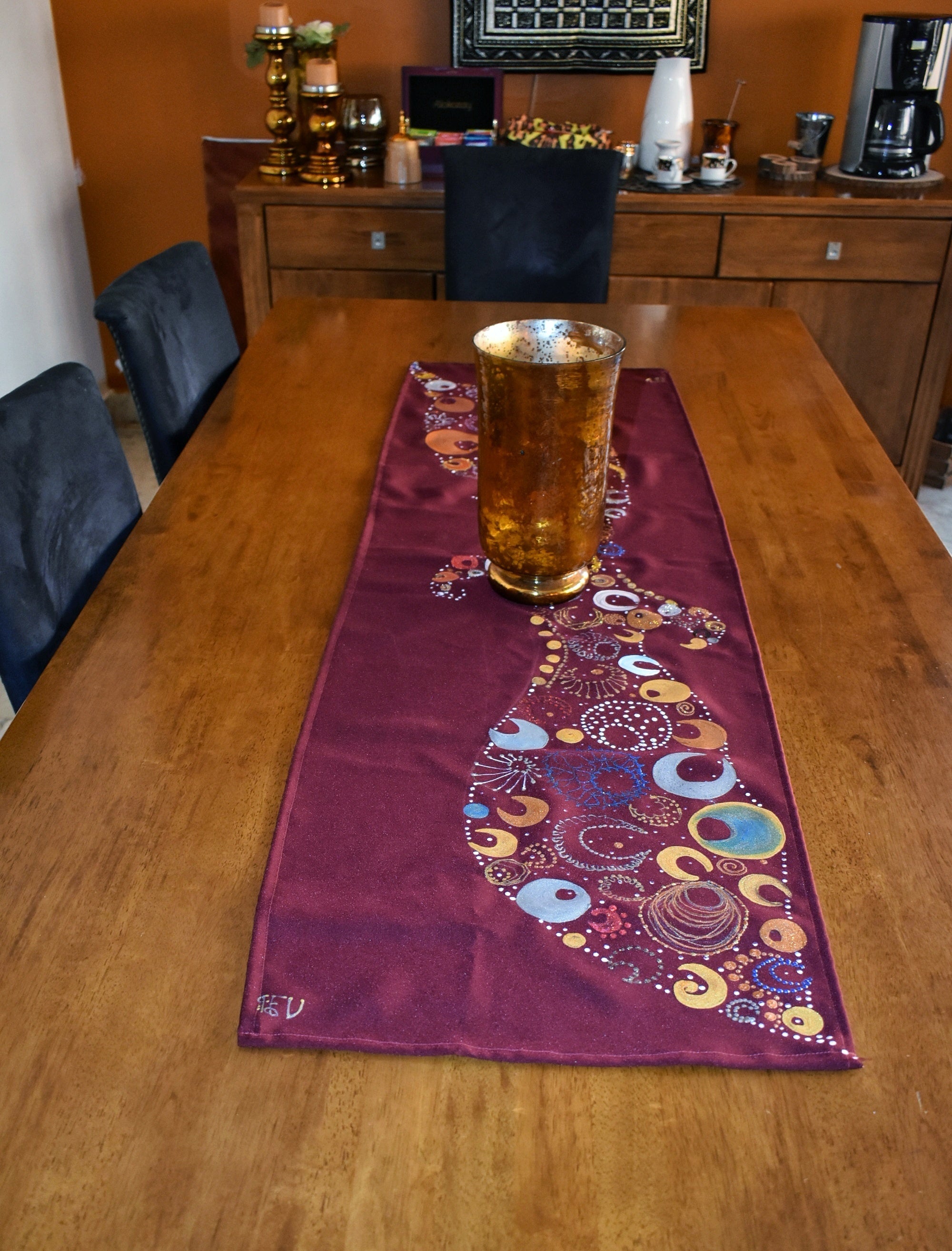 Fedaw & Crescents Table Runner– مفرش الفدو و الهلالات