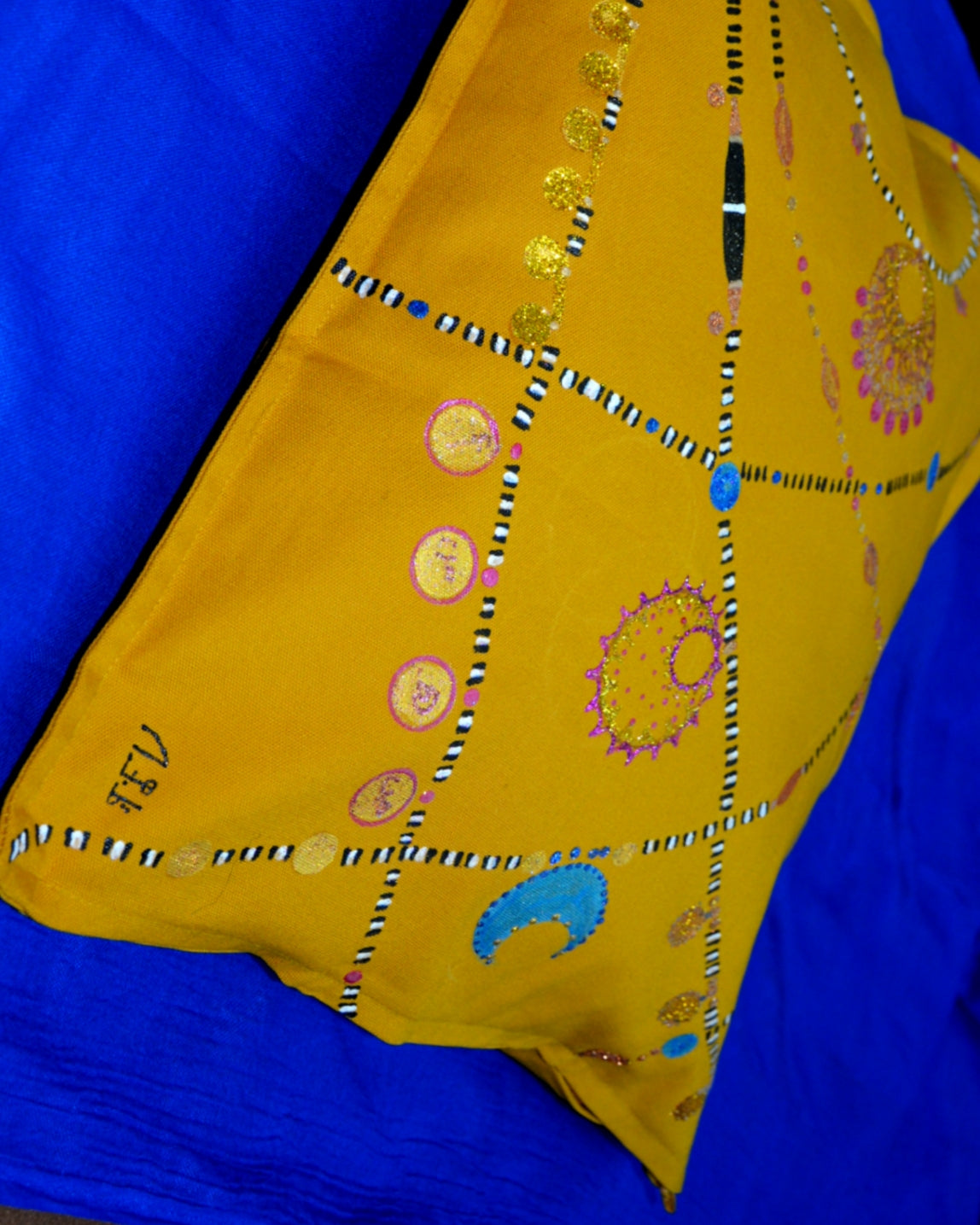 Dahabaya necklaces cushion cover