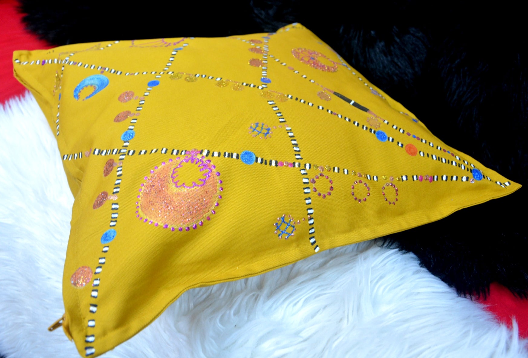 Dahabaya necklaces cushion cover